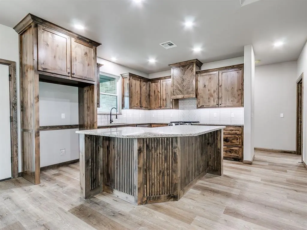 Photo 11 — 705 E Kennedy Street, Lexington, OK 73051