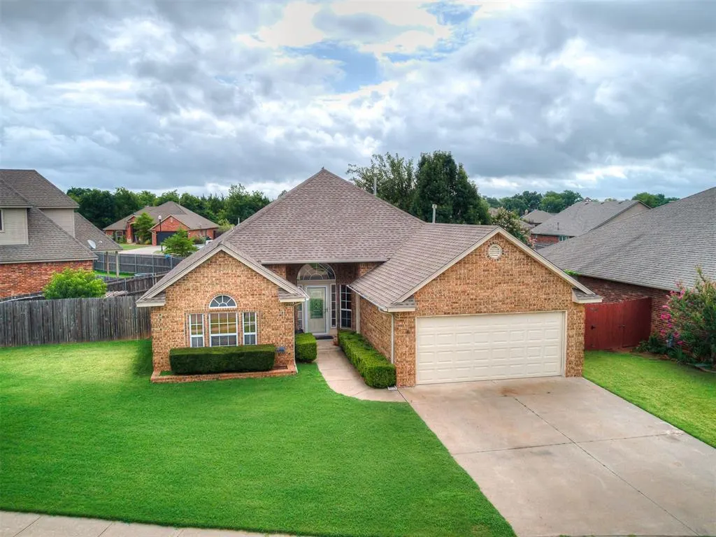 Front exterior — 906 Renita Way, Oklahoma City, OK 73160