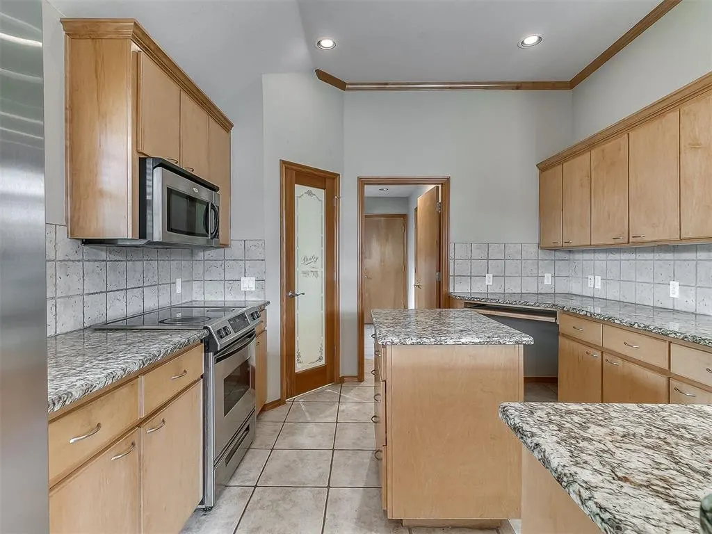 Photo 6 — 906 Renita Way, Oklahoma City, OK 73160