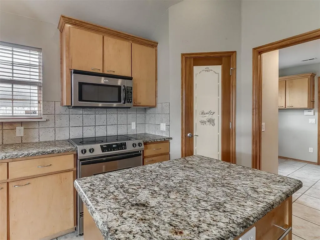 Photo 11 — 906 Renita Way, Oklahoma City, OK 73160