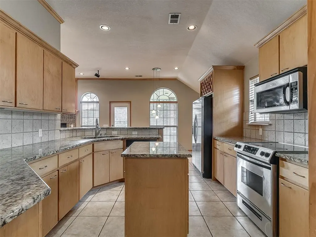 Photo 15 — 906 Renita Way, Oklahoma City, OK 73160