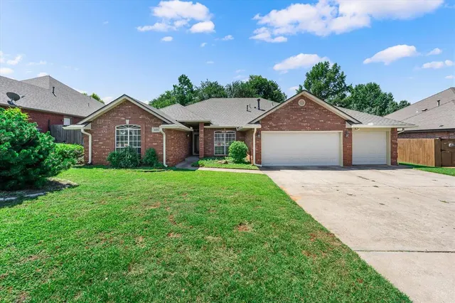 Front exterior — 4104 Devon Drive, Edmond, OK 73034