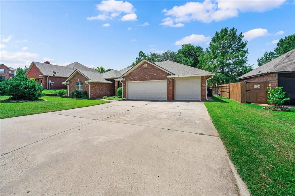 Photo 2 — 4104 Devon Drive, Edmond, OK 73034