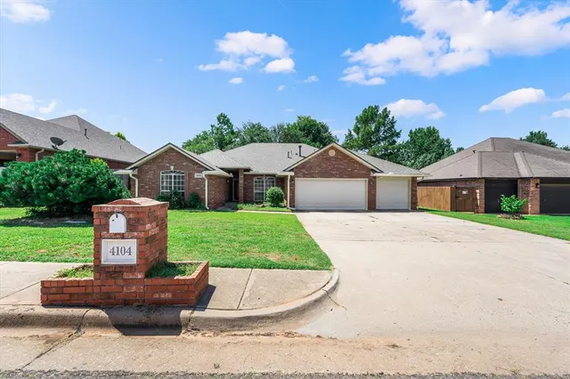 Photo 3 — 4104 Devon Drive, Edmond, OK 73034