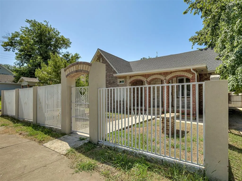 Front exterior — 1316 NW 12th St Street, Oklahoma City, OK 73106