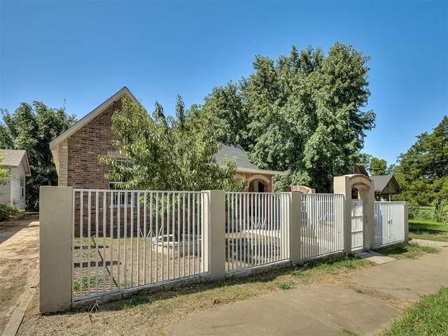 Photo 2 — 1316 NW 12th St Street, Oklahoma City, OK 73106
