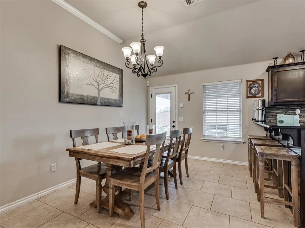 Photo 13 — 2108 Manderly Court, Norman, OK 73026