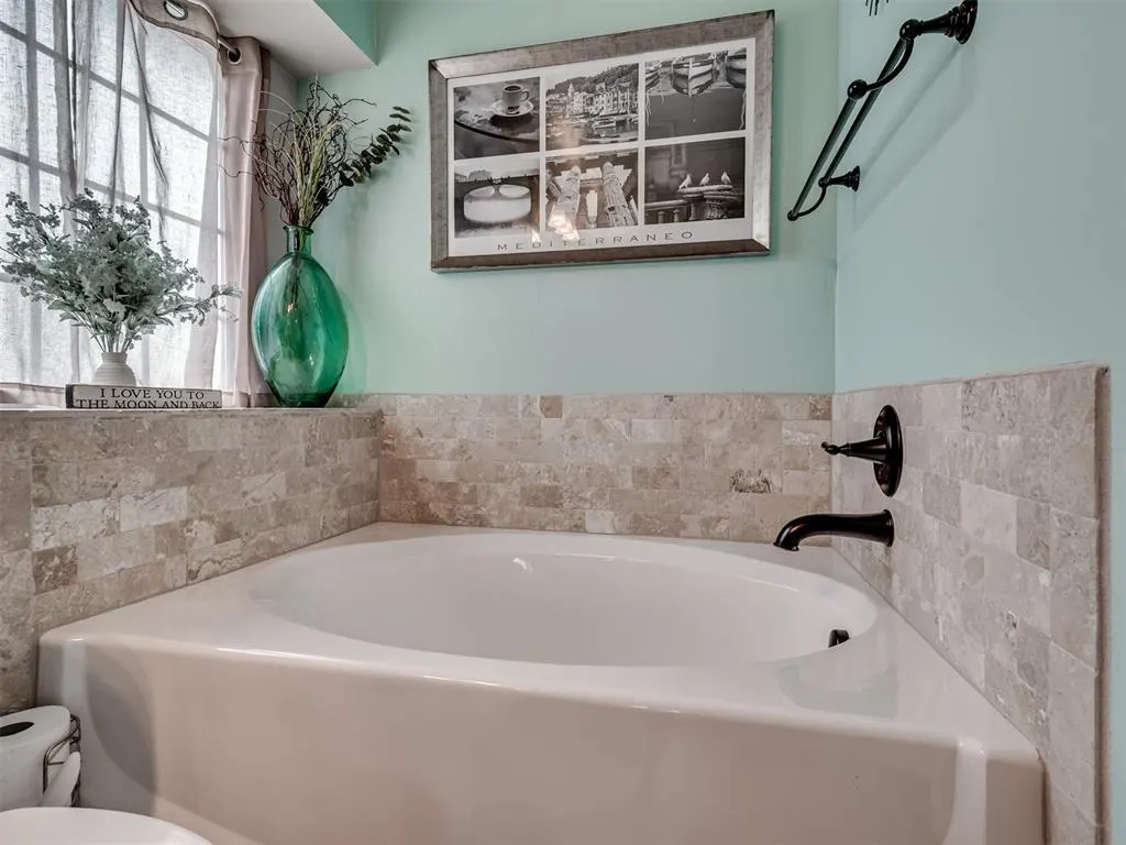 Photo 18 — 2108 Manderly Court, Norman, OK 73026
