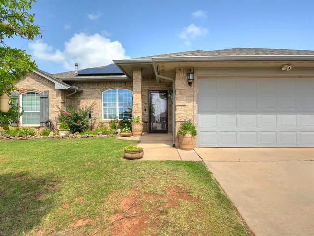 Photo 3 — 2108 Manderly Court, Norman, OK 73026