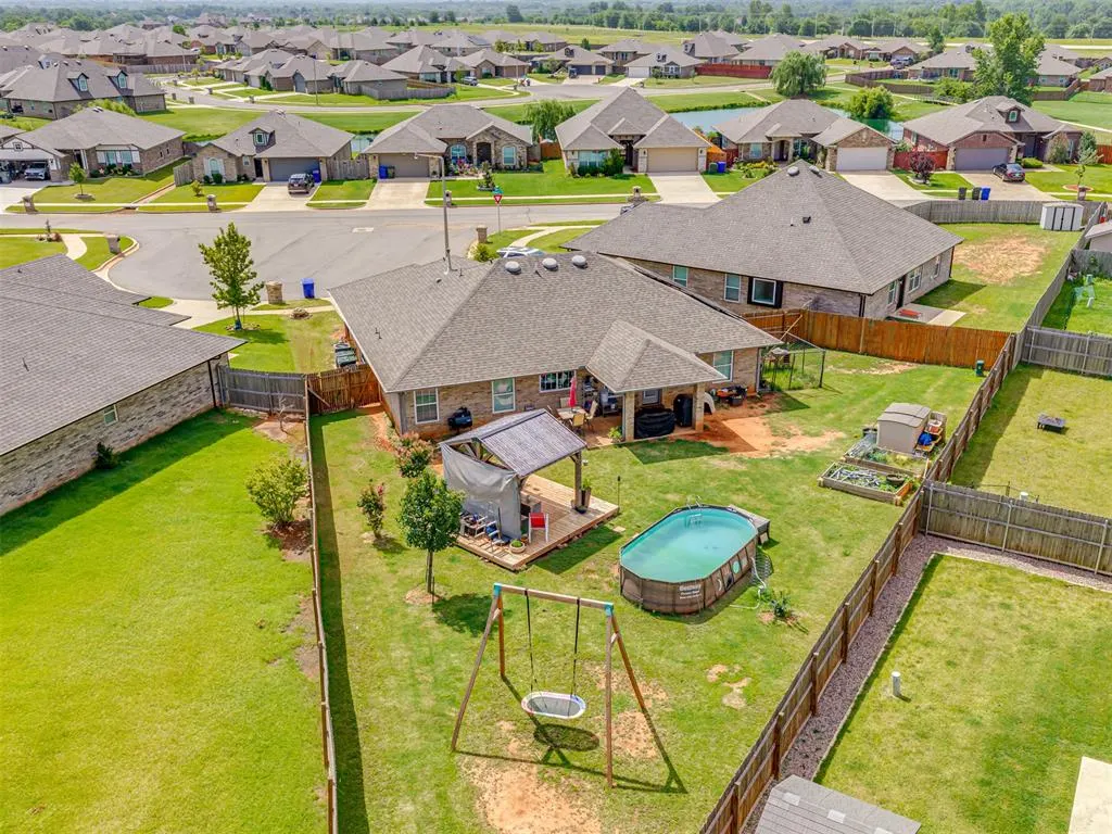 Photo 32 — 2108 Manderly Court, Norman, OK 73026