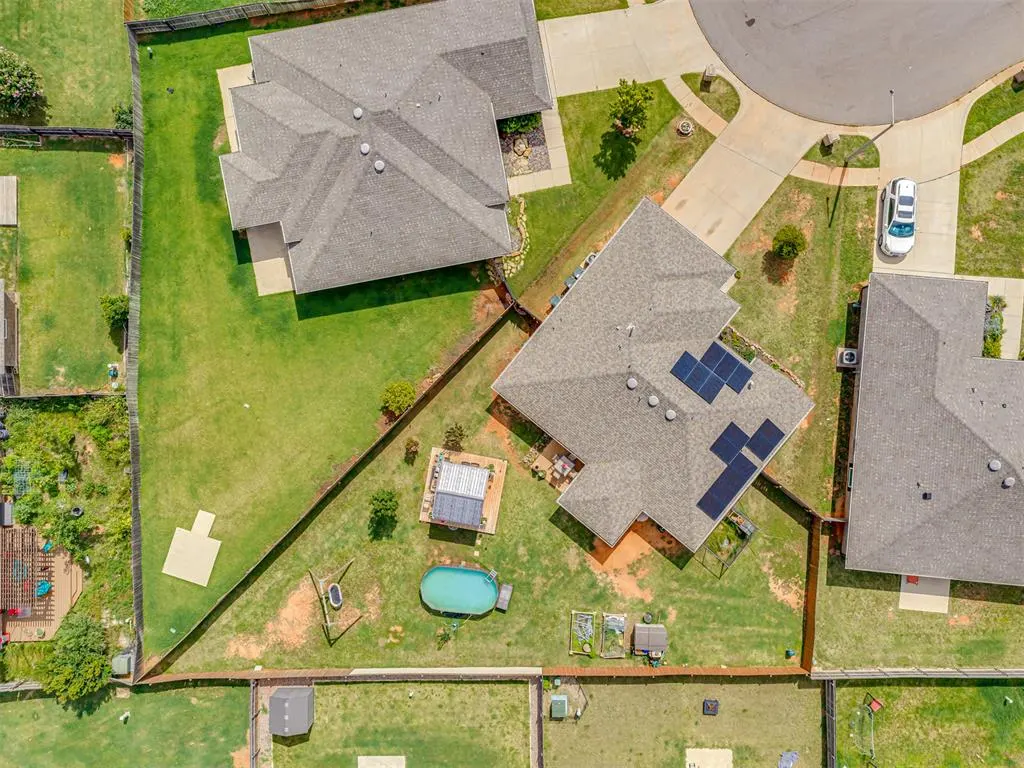 Photo 33 — 2108 Manderly Court, Norman, OK 73026