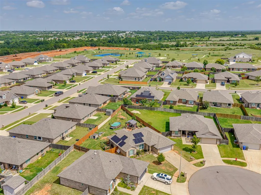 Photo 35 — 2108 Manderly Court, Norman, OK 73026
