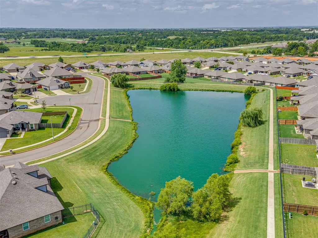 Photo 36 — 2108 Manderly Court, Norman, OK 73026