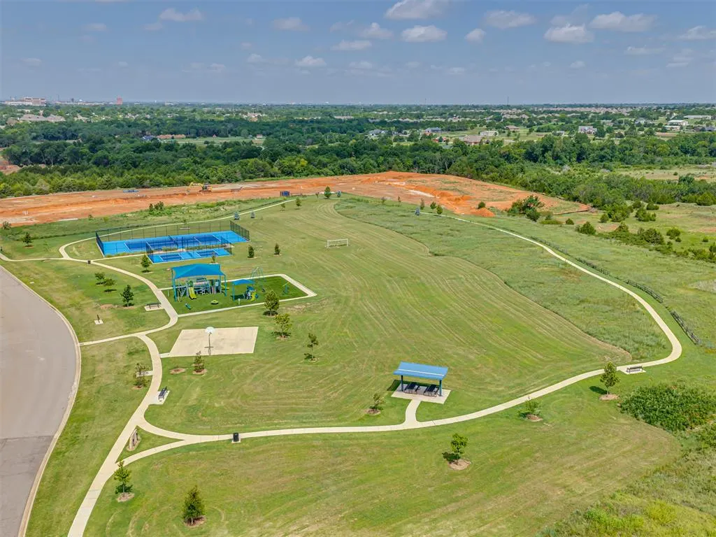 Photo 37 — 2108 Manderly Court, Norman, OK 73026