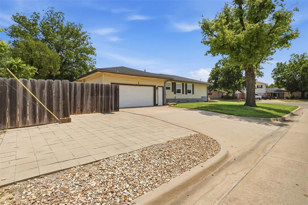 Photo 26 — 1810 Ponca Avenue, Enid, OK 73703