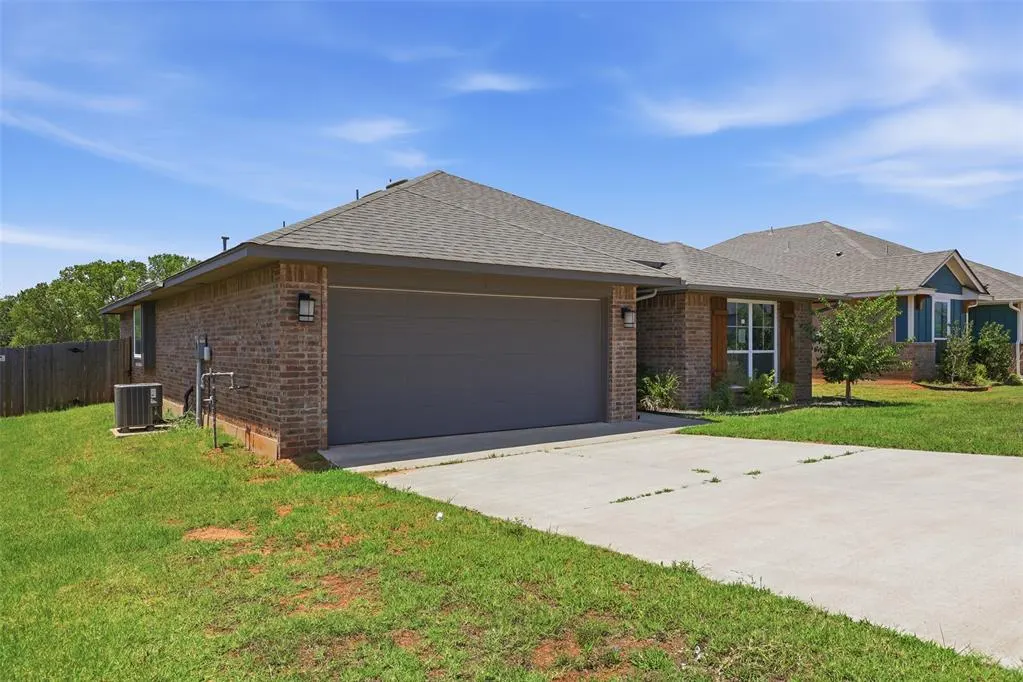 Photo 23 — 2302 Arcady Avenue, Norman, OK 73026