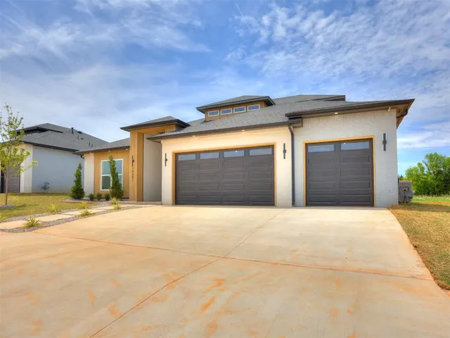 Photo 5 — 14601 Astor Lane, Yukon, OK 73099