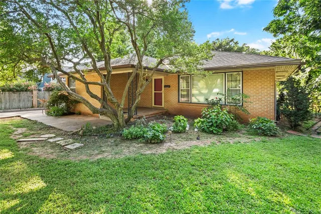 Front exterior — 104 Elmwood Avenue, Ponca City, OK 74601