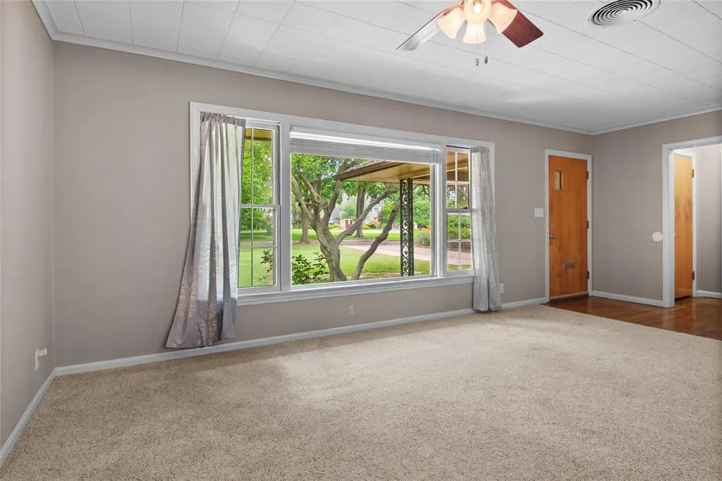 Photo 2 — 104 Elmwood Avenue, Ponca City, OK 74601