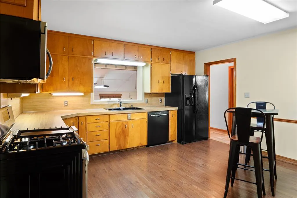Photo 6 — 104 Elmwood Avenue, Ponca City, OK 74601