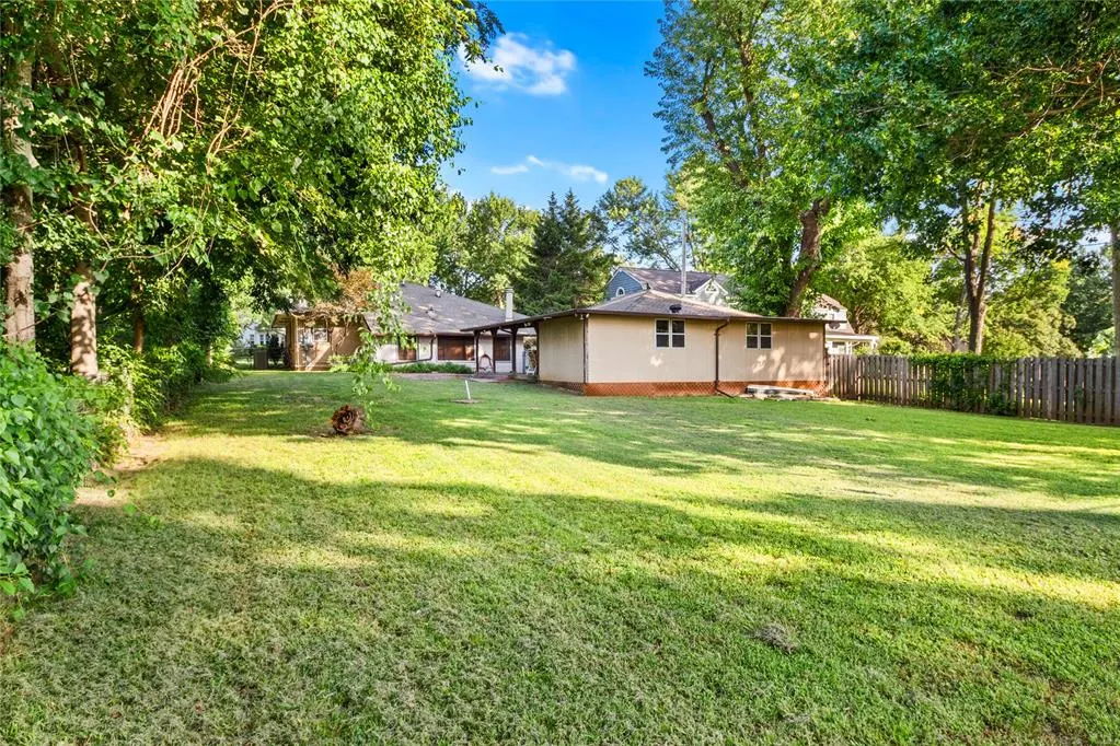 Photo 18 — 104 Elmwood Avenue, Ponca City, OK 74601