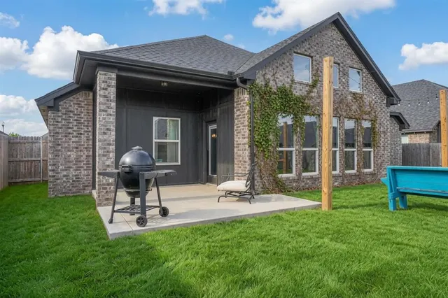 Photo 2 — 804 Scully Road, Yukon, OK 73099