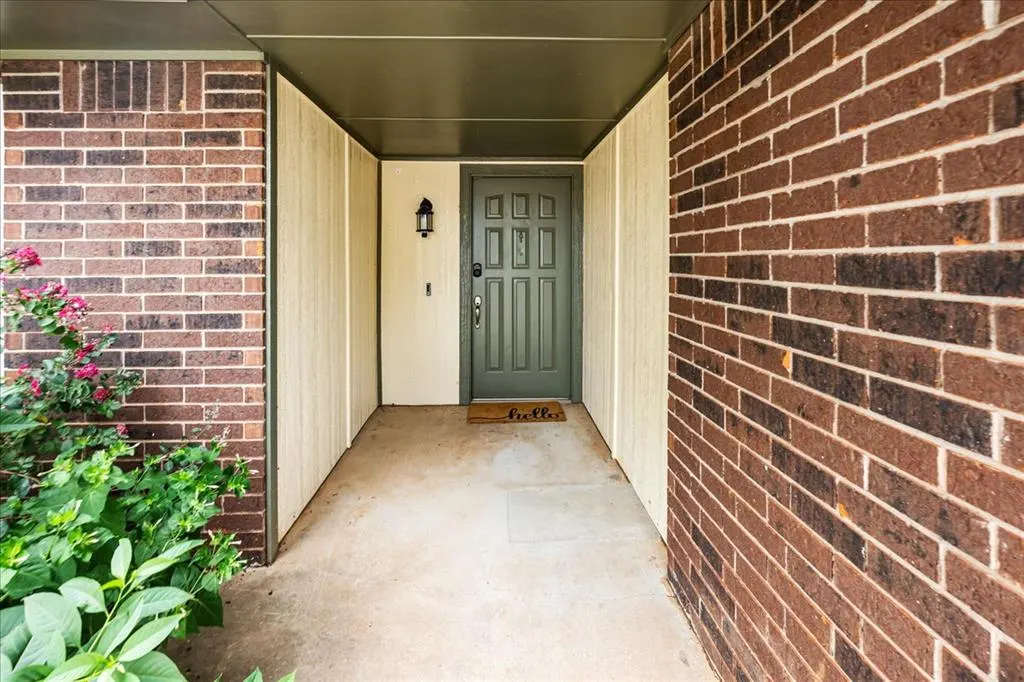 Photo 4 — 12337 Rockgate Drive, Yukon, OK 73099