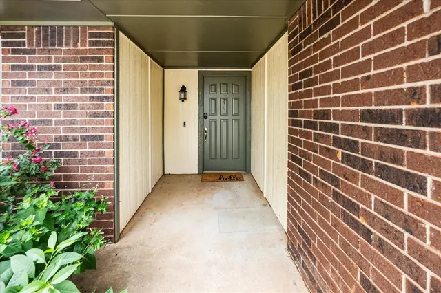 Photo 4 — 12337 Rockgate Drive, Yukon, OK 73099