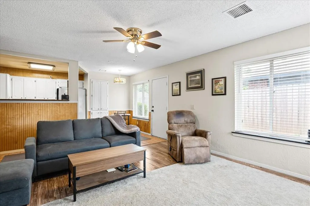 Photo 9 — 12337 Rockgate Drive, Yukon, OK 73099