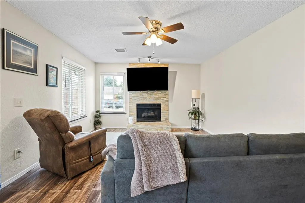 Photo 11 — 12337 Rockgate Drive, Yukon, OK 73099