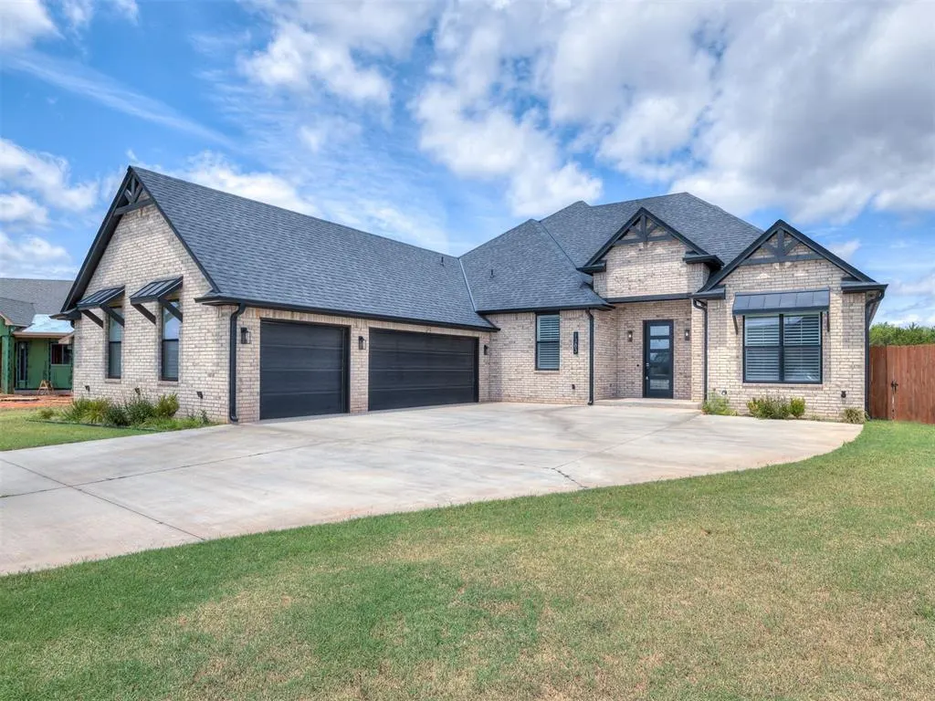 Photo 2 — 1383 S Gabes Court Drive, Mustang, OK 73064