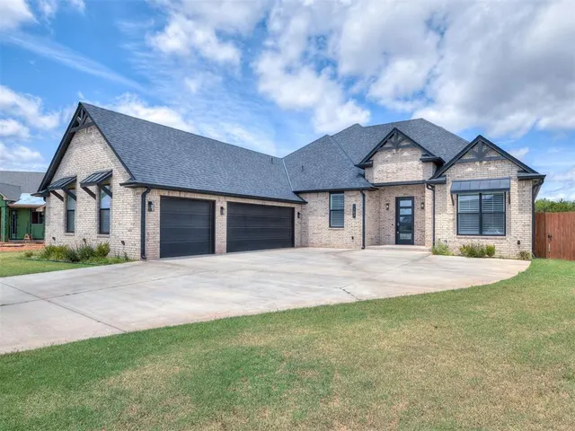 Photo 2 — 1383 S Gabes Court Drive, Mustang, OK 73064