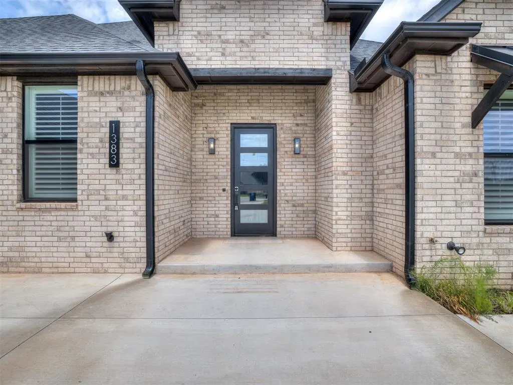 Photo 3 — 1383 S Gabes Court Drive, Mustang, OK 73064