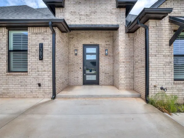 Photo 3 — 1383 S Gabes Court Drive, Mustang, OK 73064