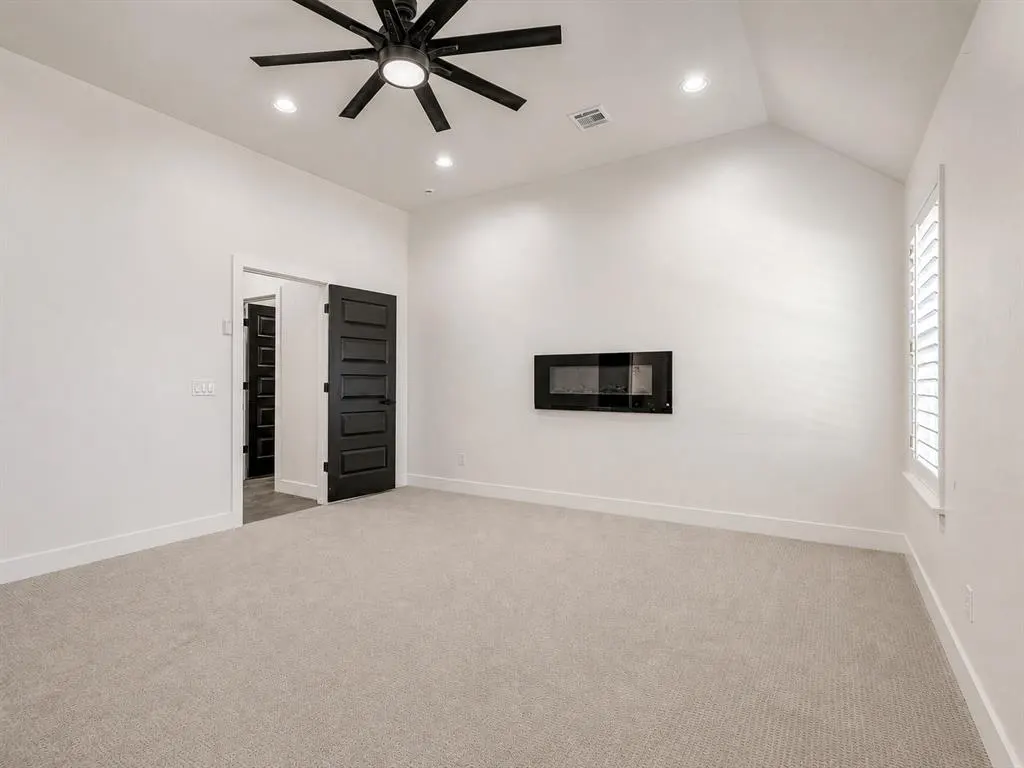 Photo 12 — 1383 S Gabes Court Drive, Mustang, OK 73064