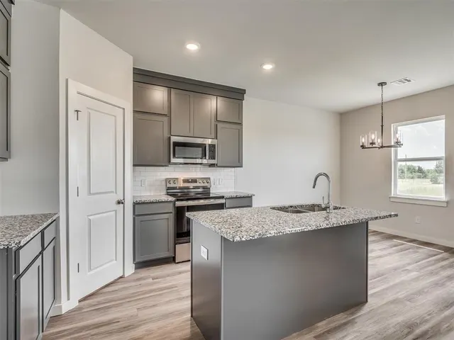 Photo 6 — 5661 Grassland Drive, Guthrie, OK 73044