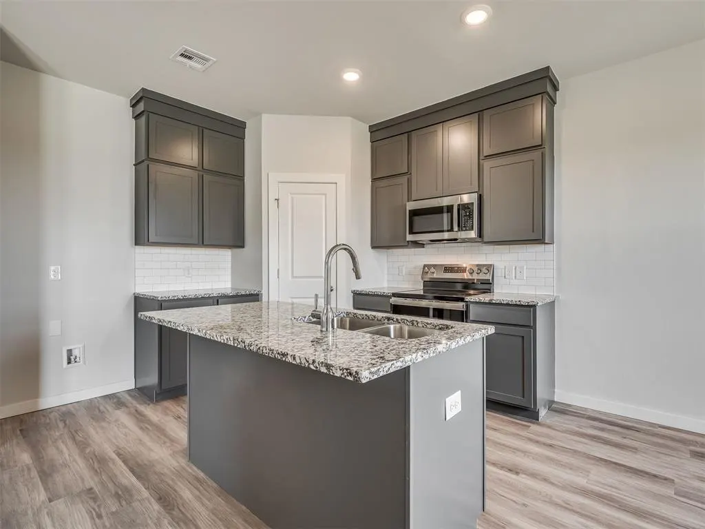 Photo 7 — 5661 Grassland Drive, Guthrie, OK 73044