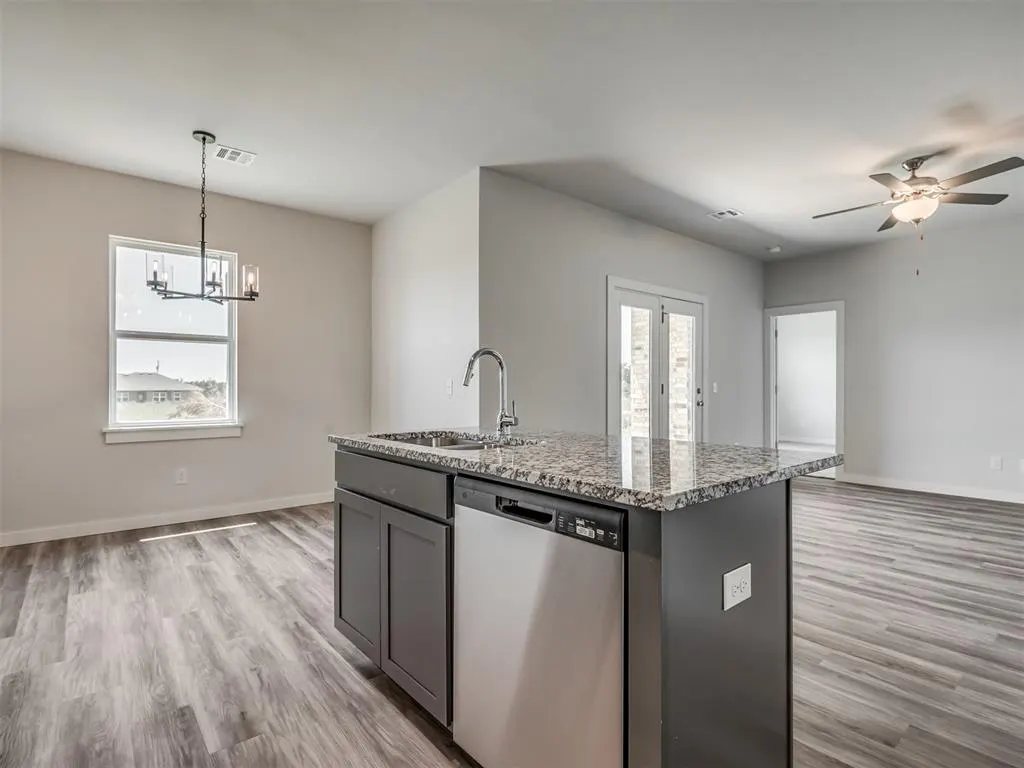 Photo 10 — 5661 Grassland Drive, Guthrie, OK 73044