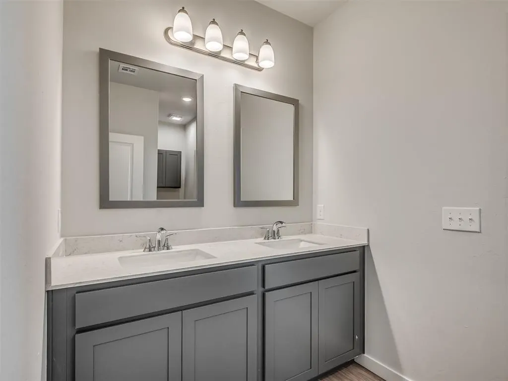 Photo 17 — 5661 Grassland Drive, Guthrie, OK 73044