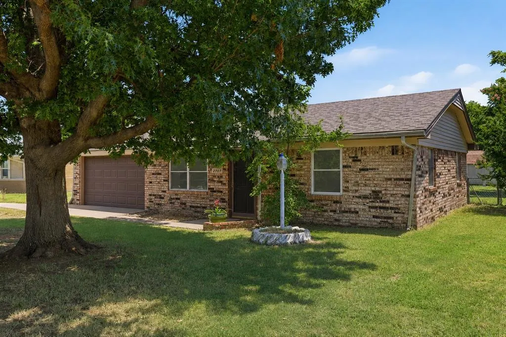 Front exterior — 2707 County Street 2831 Street, Chickasha, OK 73018