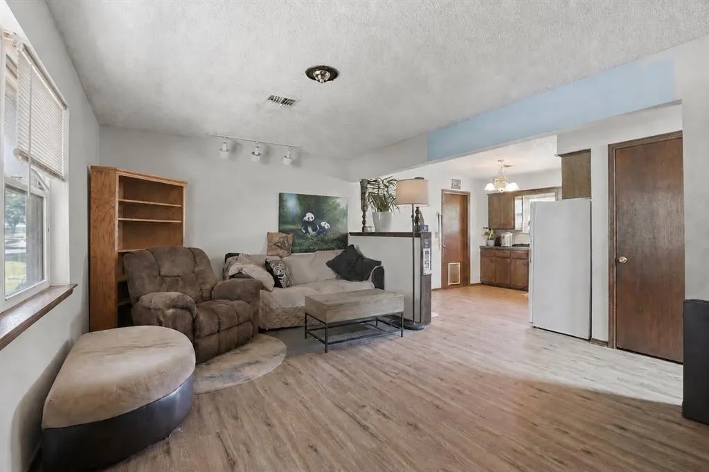 Photo 4 — 2707 County Street 2831 Street, Chickasha, OK 73018