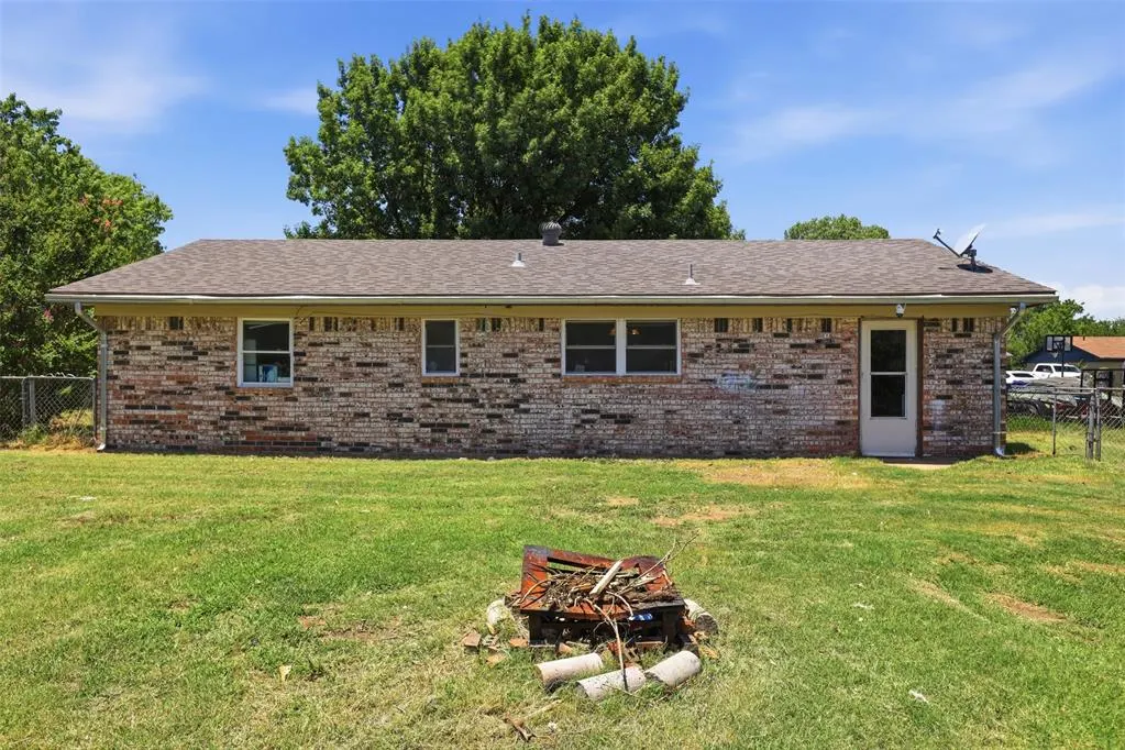 Photo 15 — 2707 County Street 2831 Street, Chickasha, OK 73018
