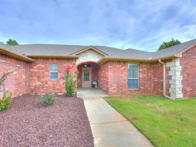 Photo 2 — 3222 E Simmons Road, Edmond, OK 73034