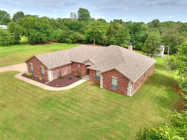 Photo 4 — 3222 E Simmons Road, Edmond, OK 73034