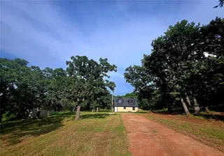 Sold home at 18120 Oakhill Drive