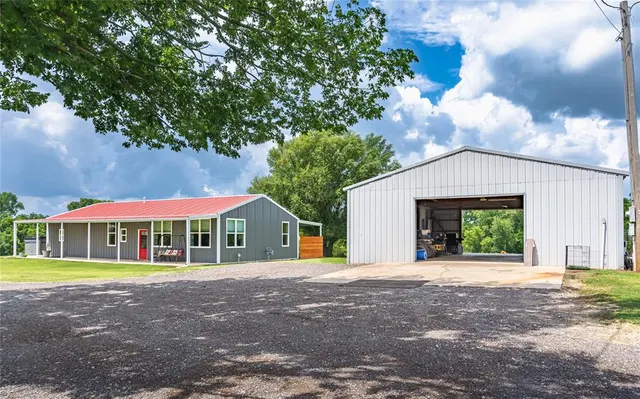 Photo 2 — 5021 Red Hill Road, Newalla, OK 74857