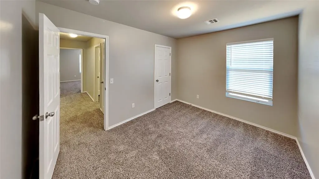 Photo 16 — 9624 High Noon Road, Yukon, OK 73099
