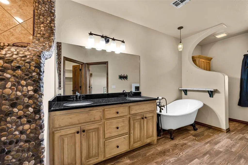 Photo 24 — 2080 County Road 1430, Alex, OK 73002