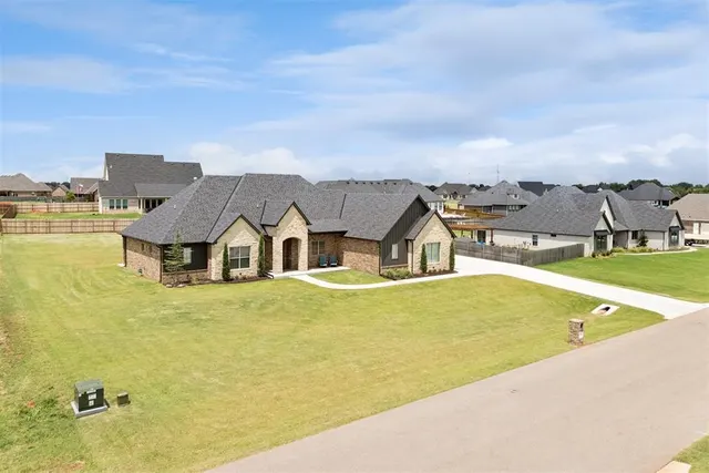 Photo 2 — 1105 Dorsi Way, Newcastle, OK 73065