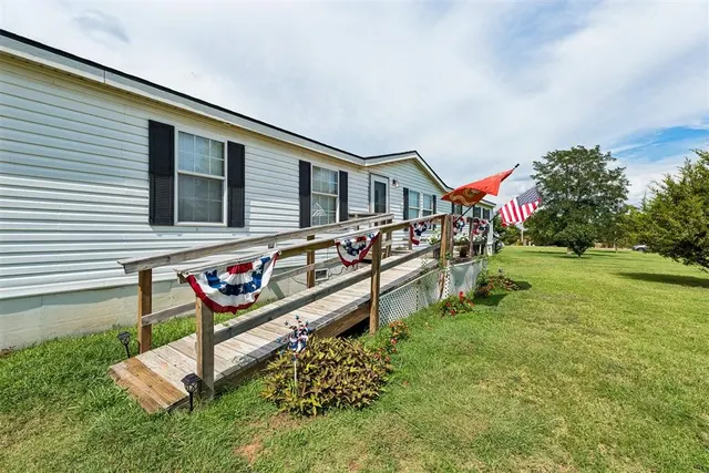 Photo 3 — 2186 County Road 1232 Road, Tuttle, OK 73089